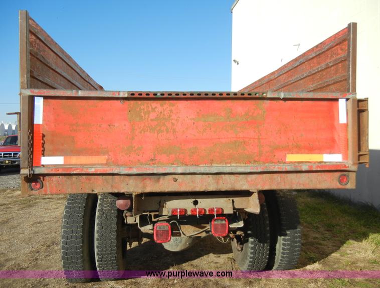 image for item A3320 1988 Chevrolet C60 grain truck