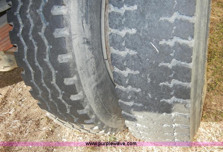 image for item A3320 1988 Chevrolet C60 grain truck