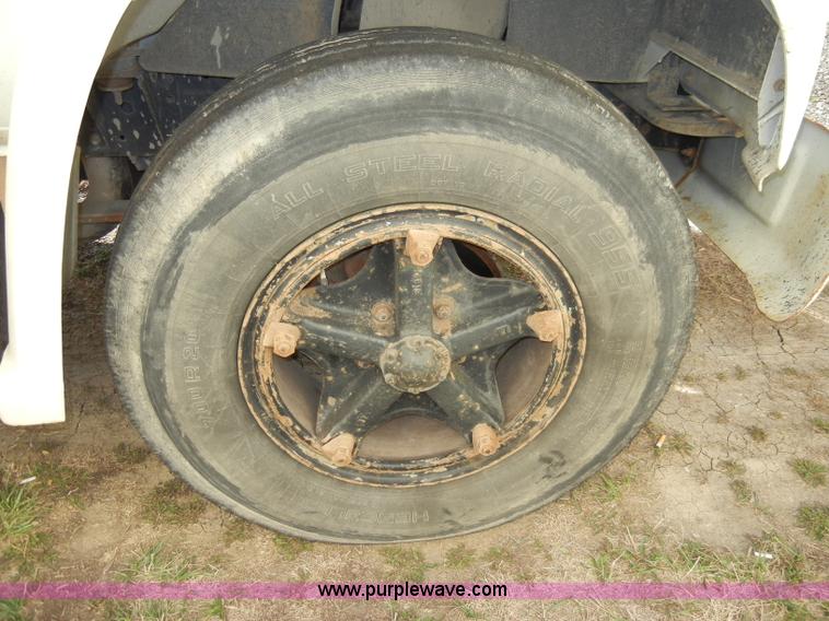 image for item A3320 1988 Chevrolet C60 grain truck