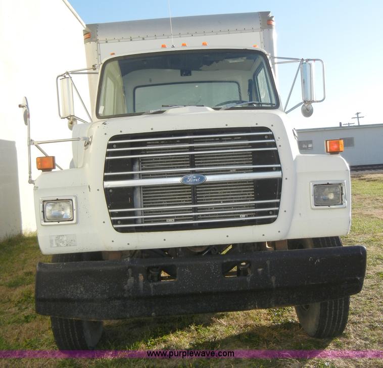 image for item A3321 1994 Ford LN7000 box truck