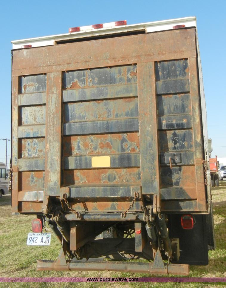 image for item A3321 1994 Ford LN7000 box truck