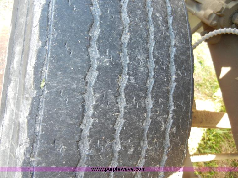 image for item A3321 1994 Ford LN7000 box truck