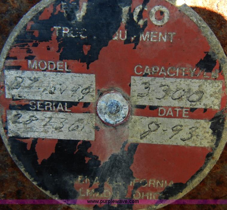 image for item A3321 1994 Ford LN7000 box truck