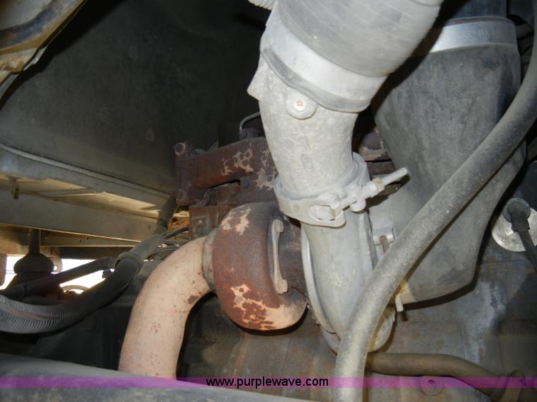 image for item A3321 1994 Ford LN7000 box truck