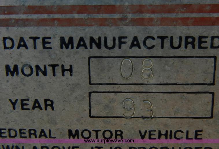 image for item A3321 1994 Ford LN7000 box truck