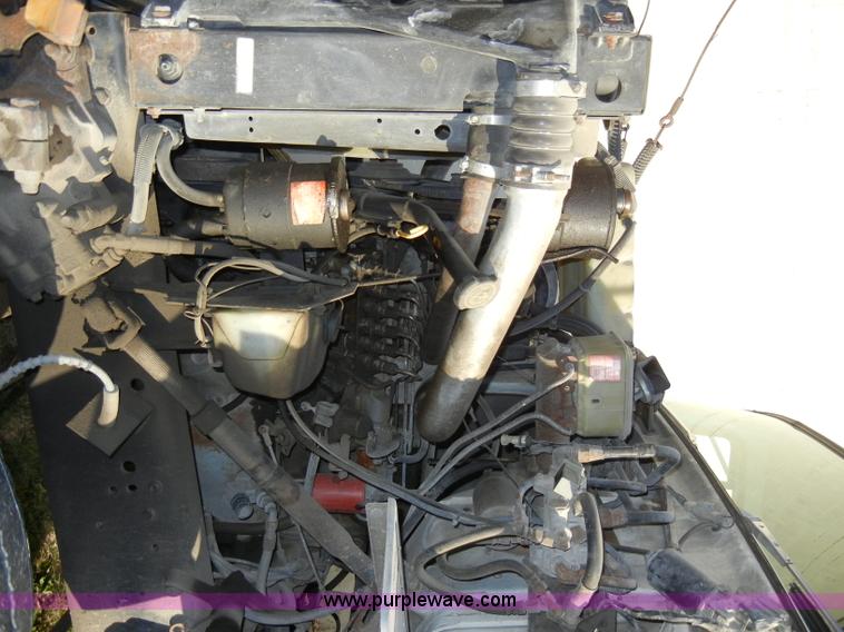 image for item A3321 1994 Ford LN7000 box truck