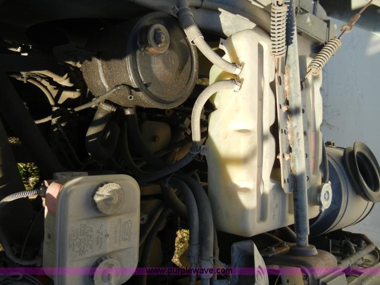 image for item A3321 1994 Ford LN7000 box truck