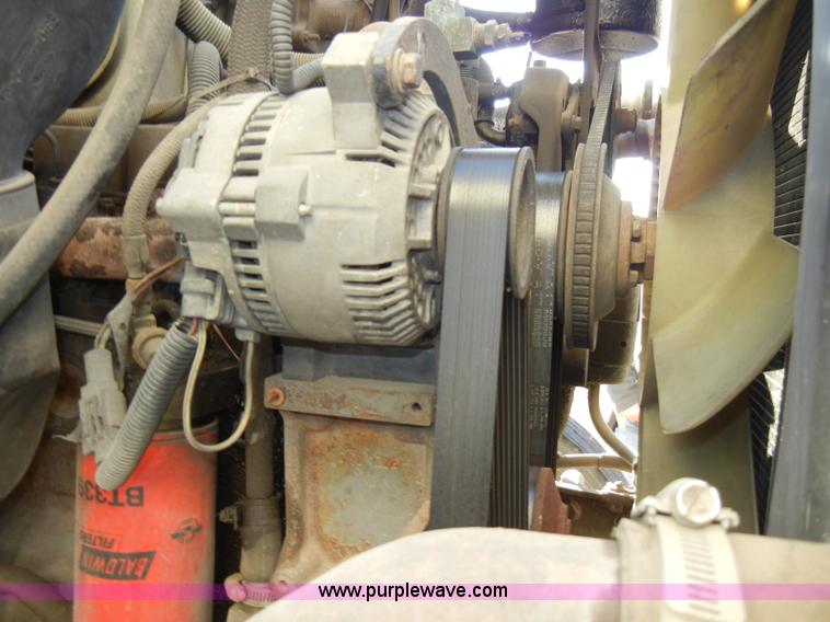 image for item A3321 1994 Ford LN7000 box truck