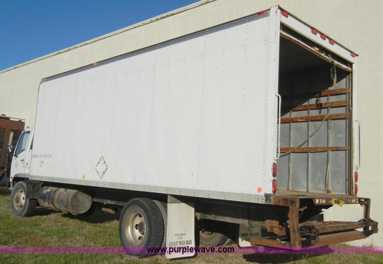 image for item A3322 1999 Mitsubishi FM617 box truck