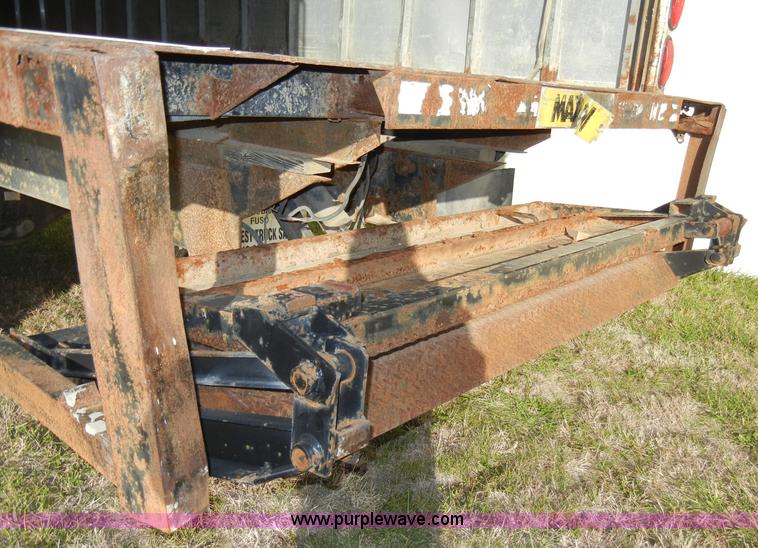 image for item A3322 1999 Mitsubishi FM617 box truck