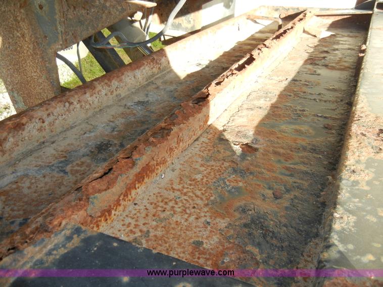 image for item A3322 1999 Mitsubishi FM617 box truck