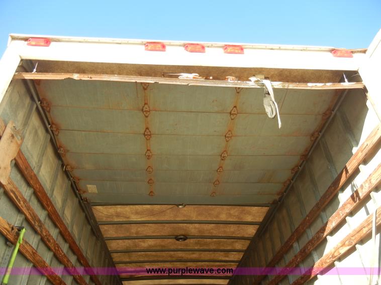 image for item A3322 1999 Mitsubishi FM617 box truck