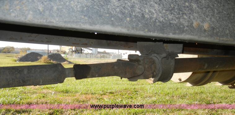 image for item A3322 1999 Mitsubishi FM617 box truck