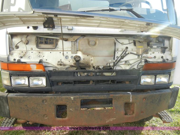 image for item A3322 1999 Mitsubishi FM617 box truck