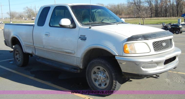 image for item A3352 1998 Ford F250 XLT pickup