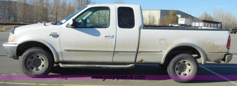 image for item A3352 1998 Ford F250 XLT pickup