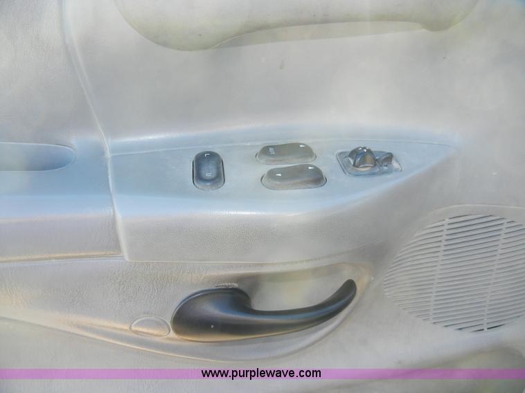 image for item A3352 1998 Ford F250 XLT pickup