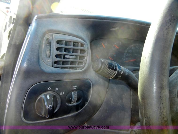 image for item A3352 1998 Ford F250 XLT pickup