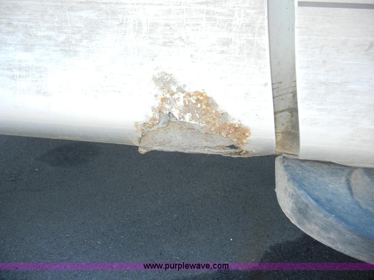 image for item A3352 1998 Ford F250 XLT pickup