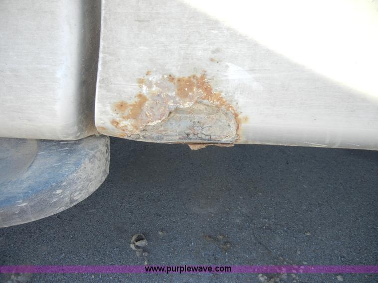 image for item A3352 1998 Ford F250 XLT pickup