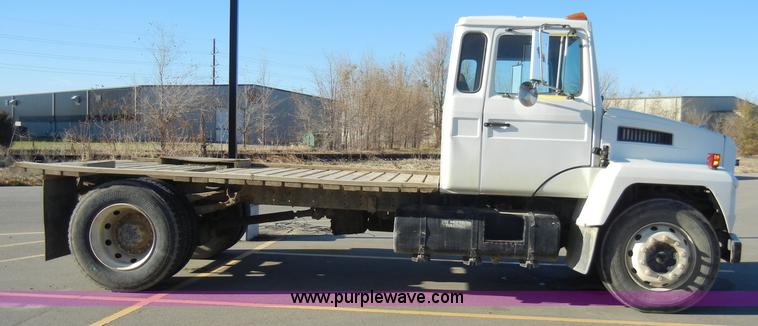 image for item A3353 1989 Mack CS250P flatbed truck