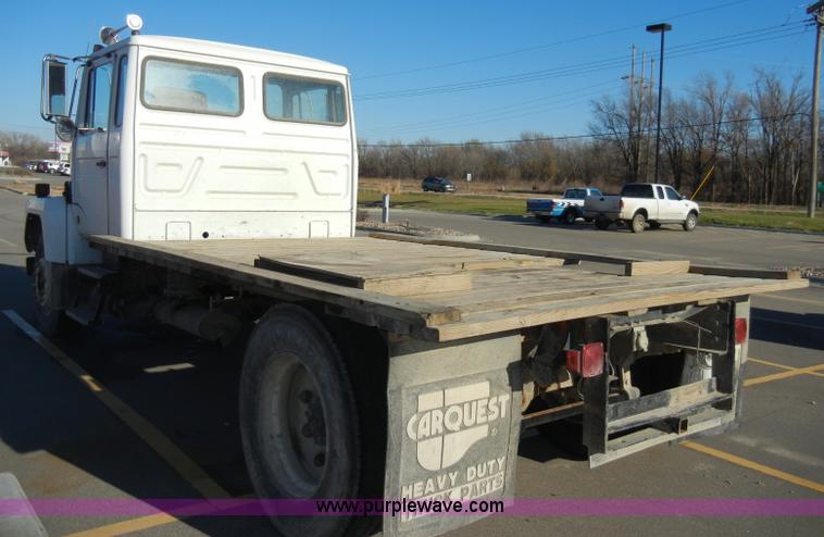 image for item A3353 1989 Mack CS250P flatbed truck