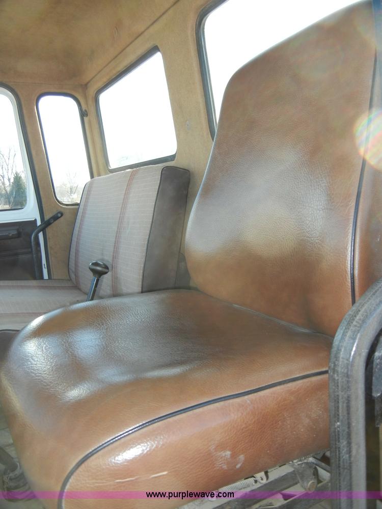 image for item A3353 1989 Mack CS250P flatbed truck