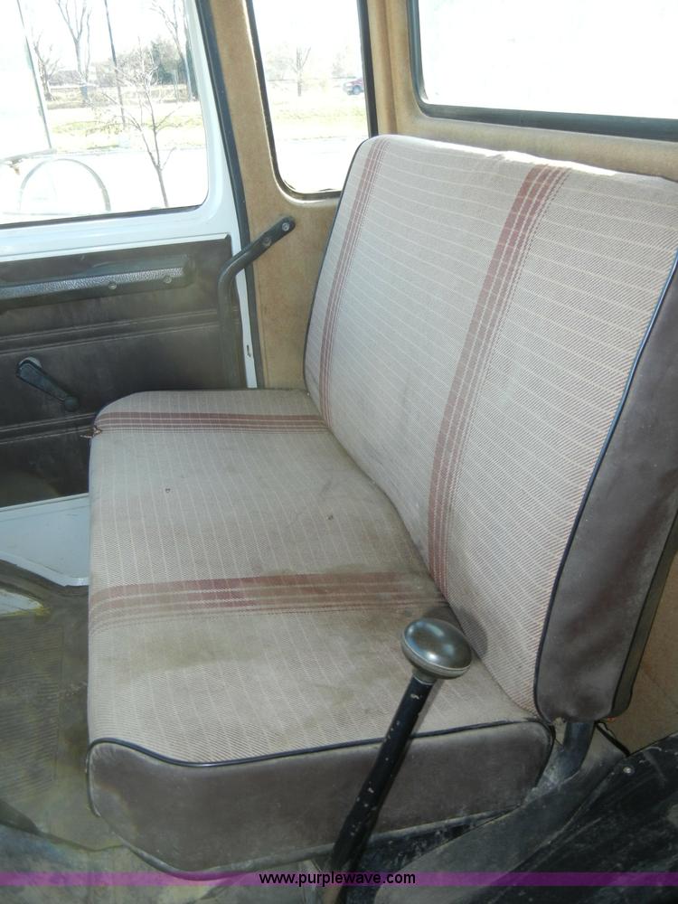 image for item A3353 1989 Mack CS250P flatbed truck