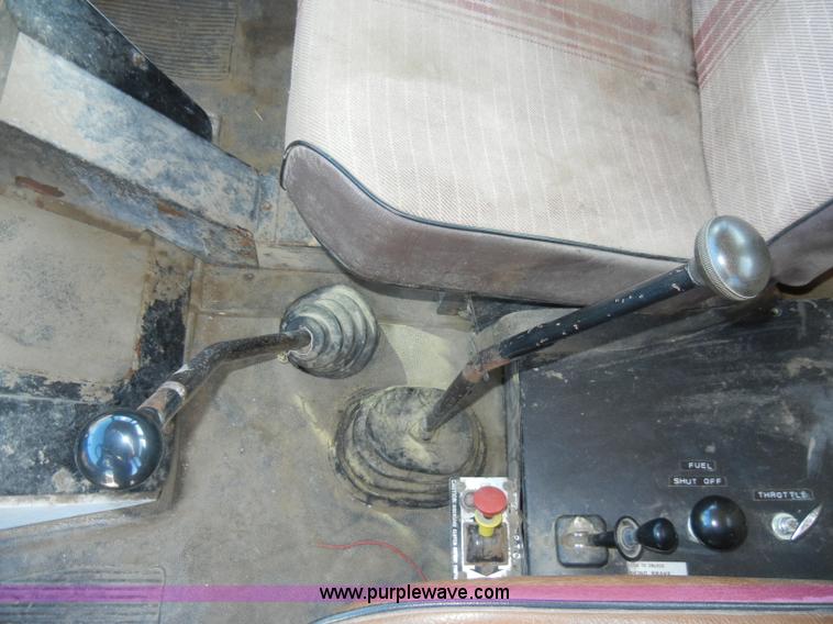 image for item A3353 1989 Mack CS250P flatbed truck