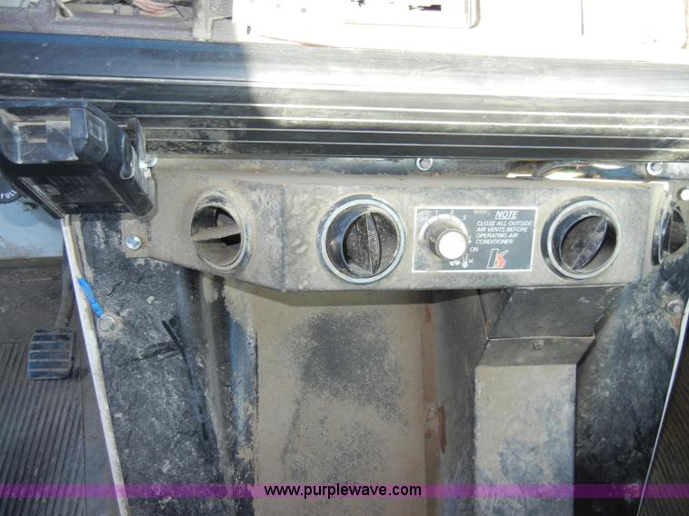 image for item A3353 1989 Mack CS250P flatbed truck