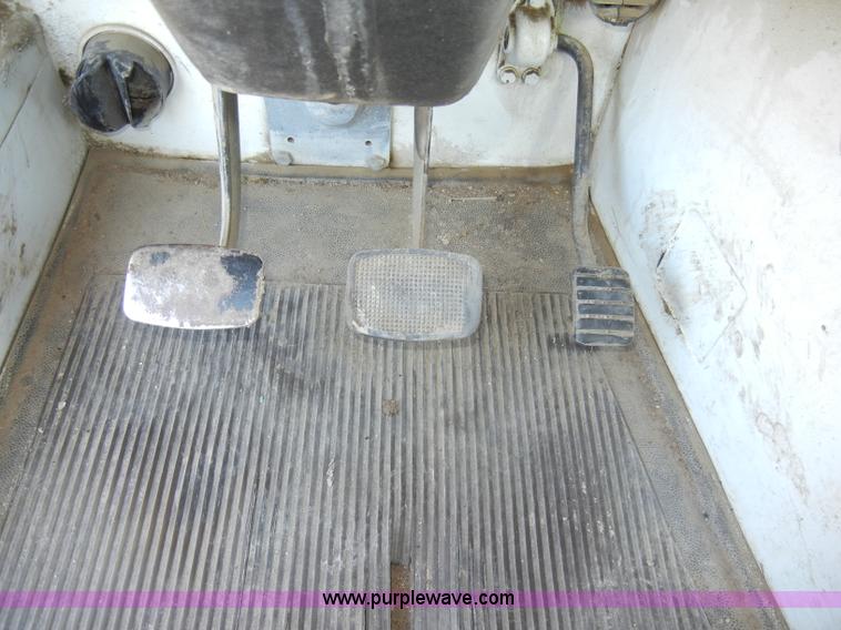 image for item A3353 1989 Mack CS250P flatbed truck