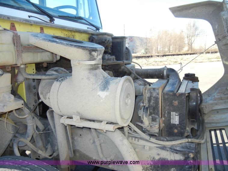 image for item A3353 1989 Mack CS250P flatbed truck