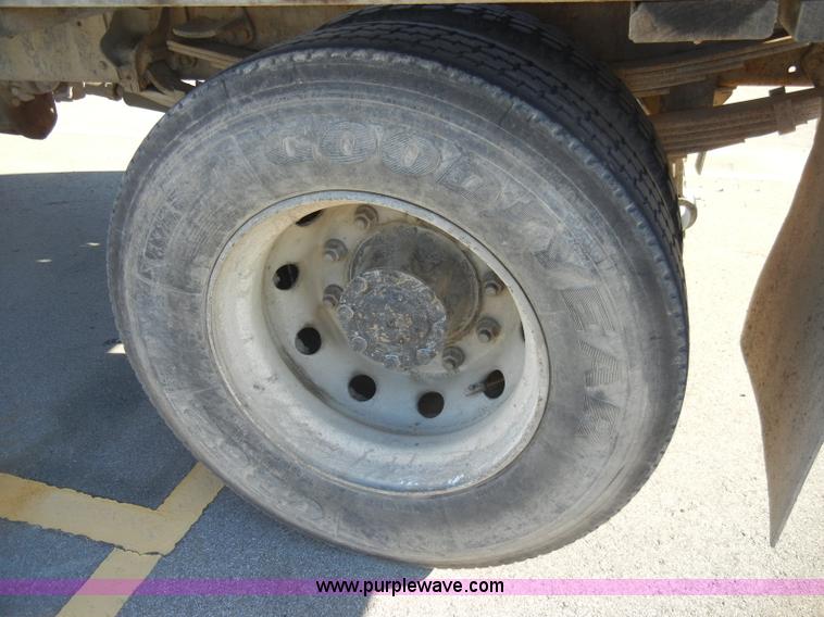 image for item A3353 1989 Mack CS250P flatbed truck