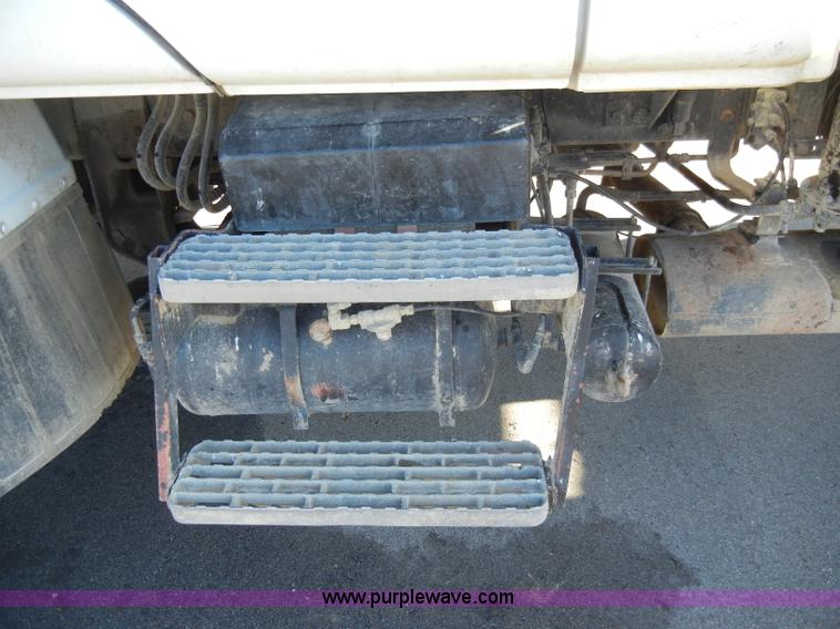 image for item A3353 1989 Mack CS250P flatbed truck