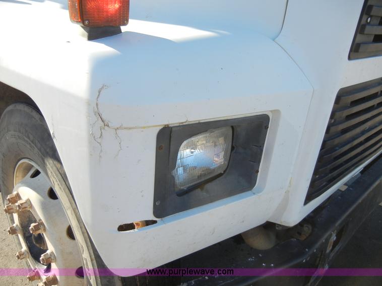 image for item A3353 1989 Mack CS250P flatbed truck