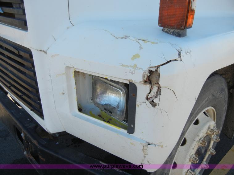 image for item A3353 1989 Mack CS250P flatbed truck