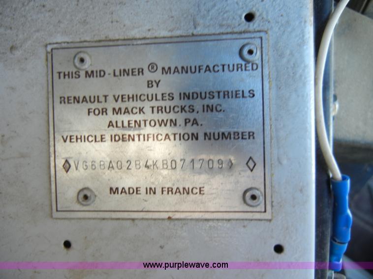 image for item A3353 1989 Mack CS250P flatbed truck