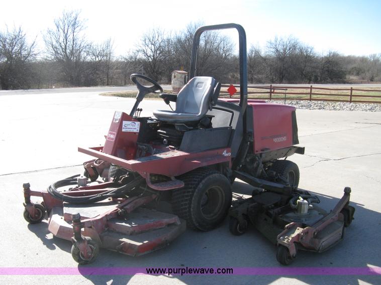 image for item A4491 2004 Toro Ground Master 4000D golf course mower