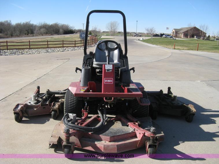 image for item A4491 2004 Toro Ground Master 4000D golf course mower