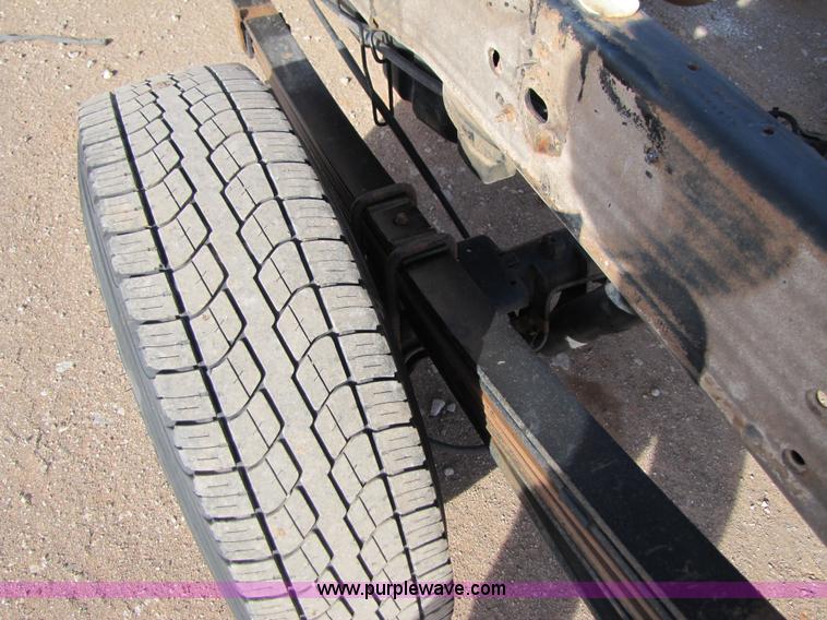 image for item B2130 2006 Chevrolet Silverado C2500HD extended cab pickup truck