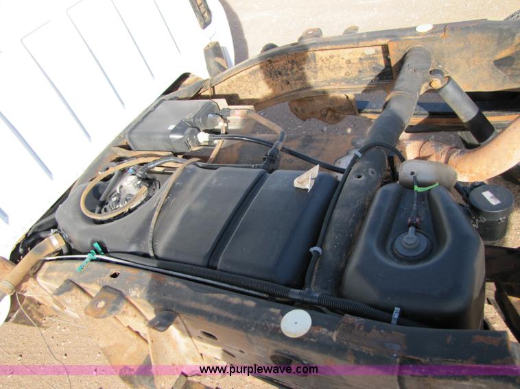 image for item B2130 2006 Chevrolet Silverado C2500HD extended cab pickup truck