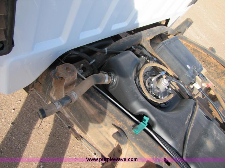 image for item B2130 2006 Chevrolet Silverado C2500HD extended cab pickup truck