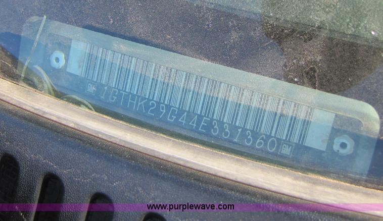 image for item B2131 2004 GMC Sierra 2500HD extended cab pickup truck