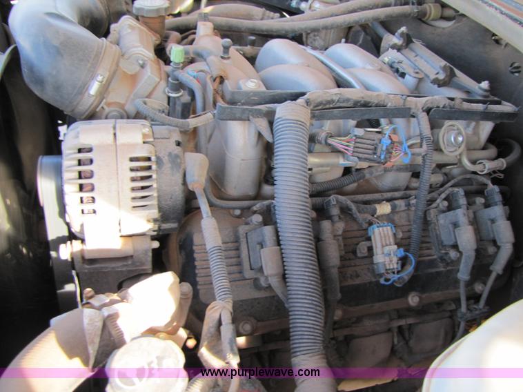 image for item B2131 2004 GMC Sierra 2500HD extended cab pickup truck