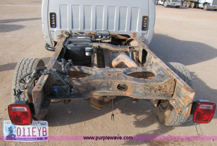 image for item B2131 2004 GMC Sierra 2500HD extended cab pickup truck