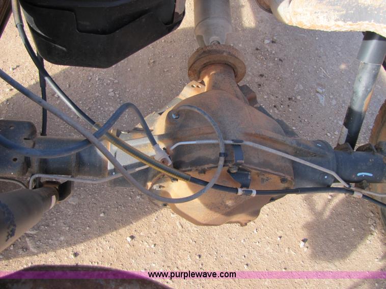 image for item B2131 2004 GMC Sierra 2500HD extended cab pickup truck