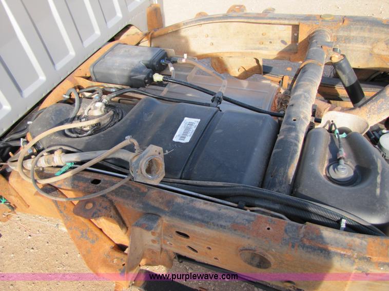 image for item B2131 2004 GMC Sierra 2500HD extended cab pickup truck