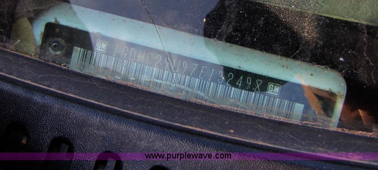 image for item B2132 2007 GMC Sierra 2500HD extended cab pickup truck