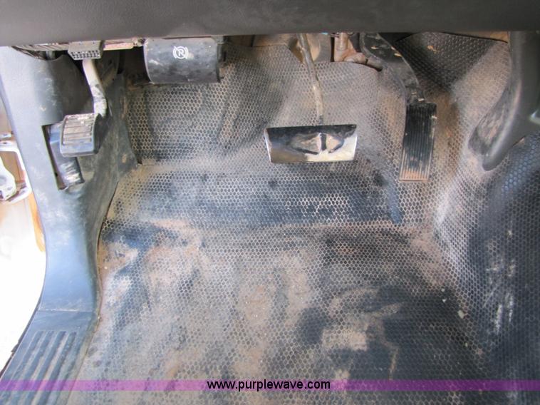 image for item B2132 2007 GMC Sierra 2500HD extended cab pickup truck