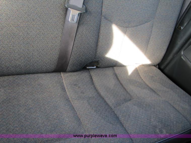 image for item B2132 2007 GMC Sierra 2500HD extended cab pickup truck